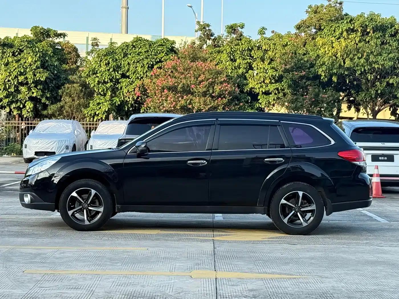 Outback 2011 2.5i Luxury Edition — миниатюра 4