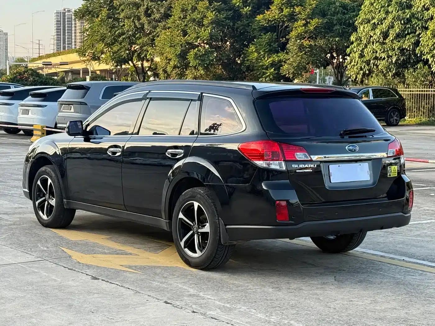 Outback 2011 2.5i Luxury Edition — миниатюра 5