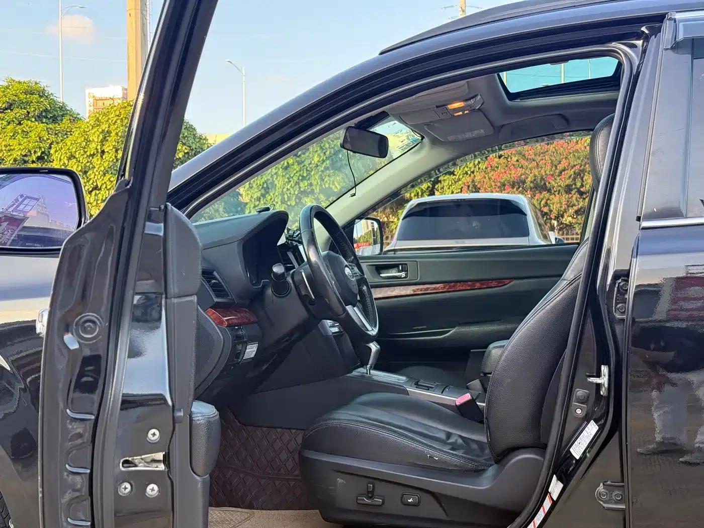 Outback 2011 2.5i Luxury Edition — миниатюра 8
