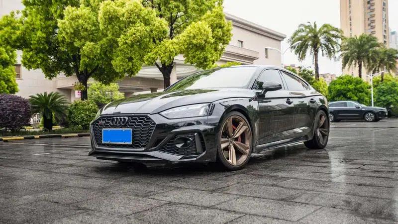 Audi RS 5 2023 2.9T Sportback Dark Gold Edition — миниатюра 1