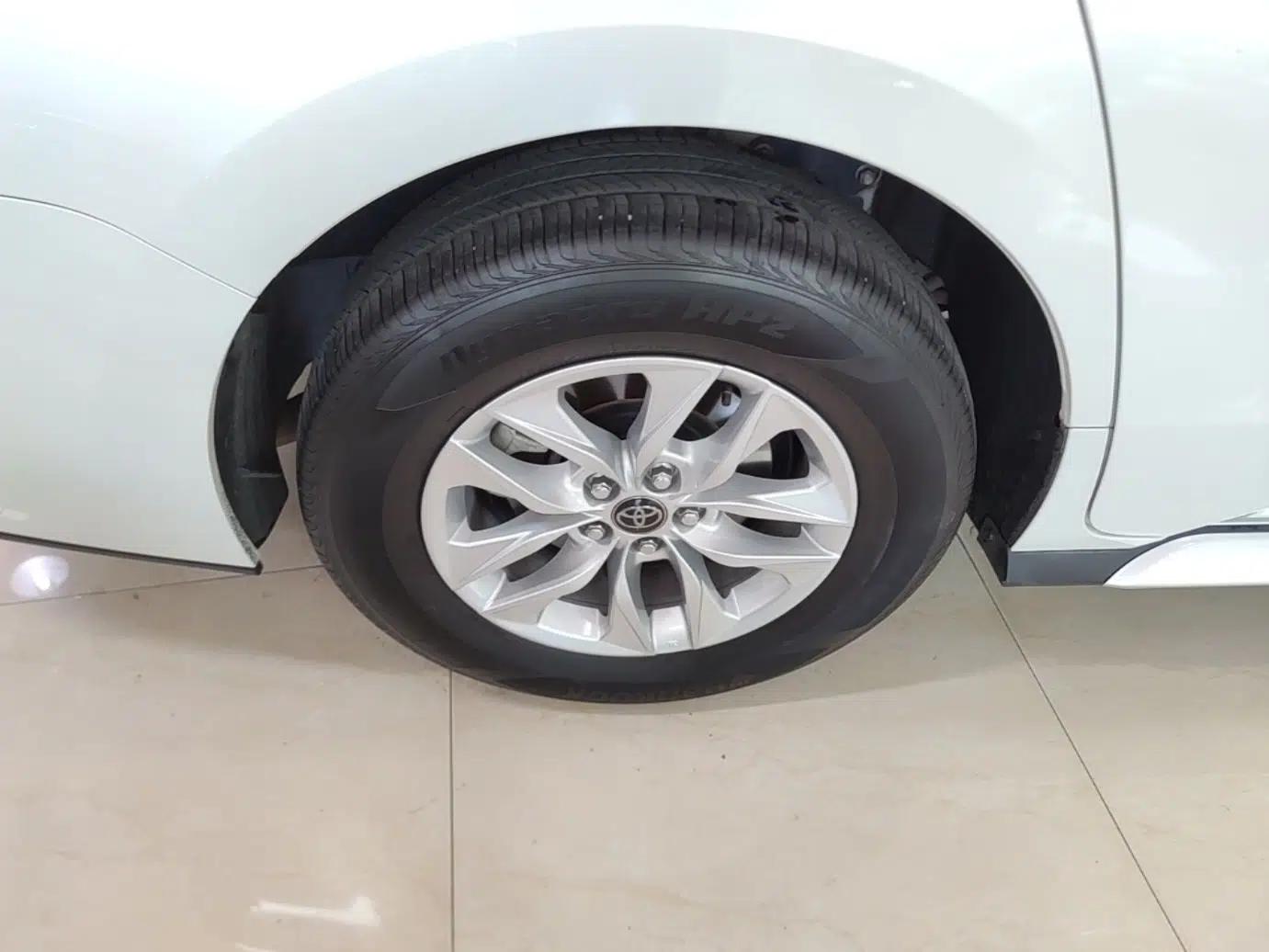 Toyota Granvia 2023 2.5L Hybrid Comfort Edition — миниатюра 11