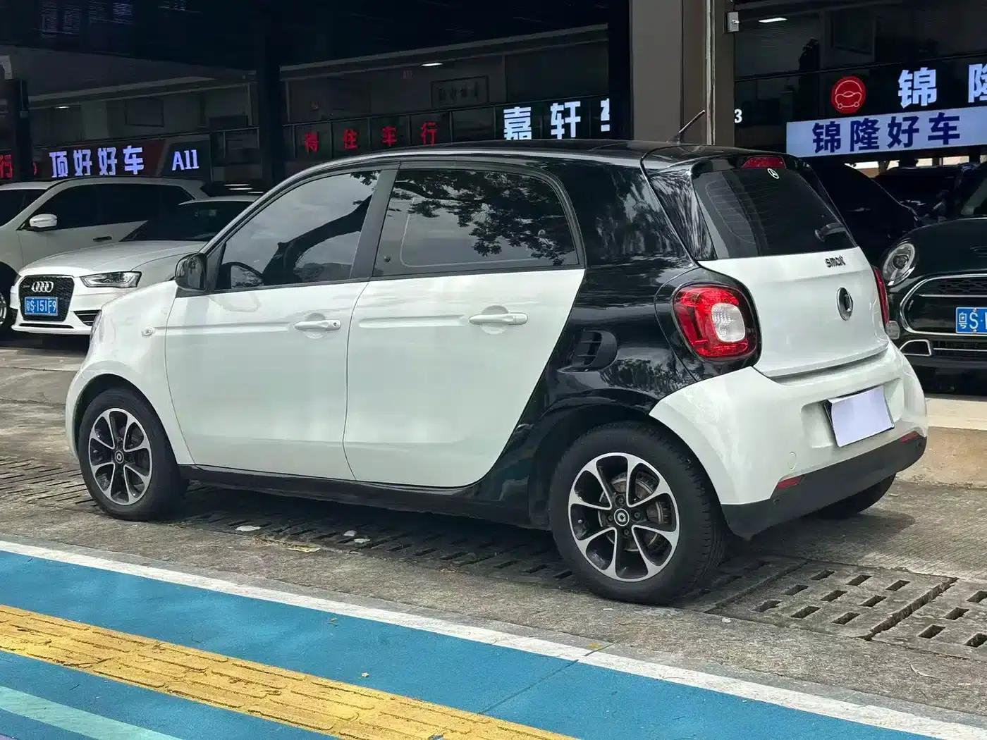 2016 Smart Forfour 1.0L 52kW Passion Edition — миниатюра 13