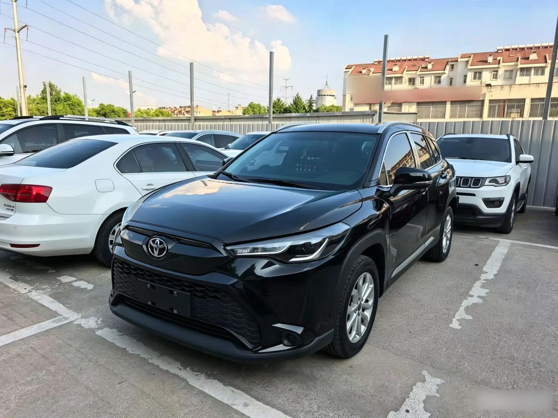 Toyota FRONTLANDER 2023 2.0L CVT Elite Edition — миниатюра 1