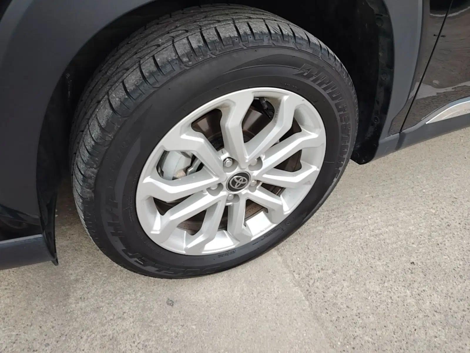 Toyota FRONTLANDER 2023 2.0L CVT Elite Edition — миниатюра 10