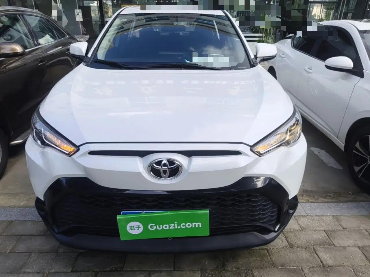 Toyota FRONTLANDER 2024 2.0L CVT Elite Plus Edition — миниатюра 2