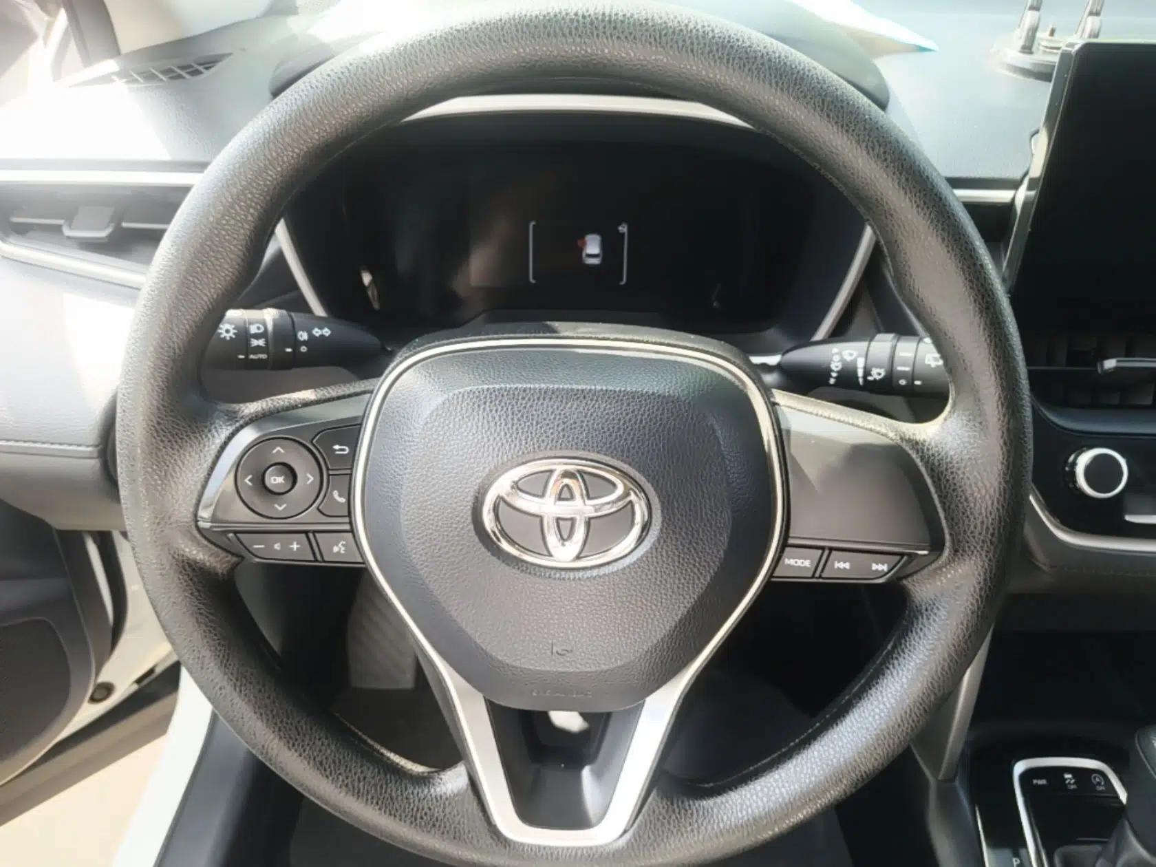 Toyota FRONTLANDER 2024 2.0L CVT Elite Plus Edition — миниатюра 18