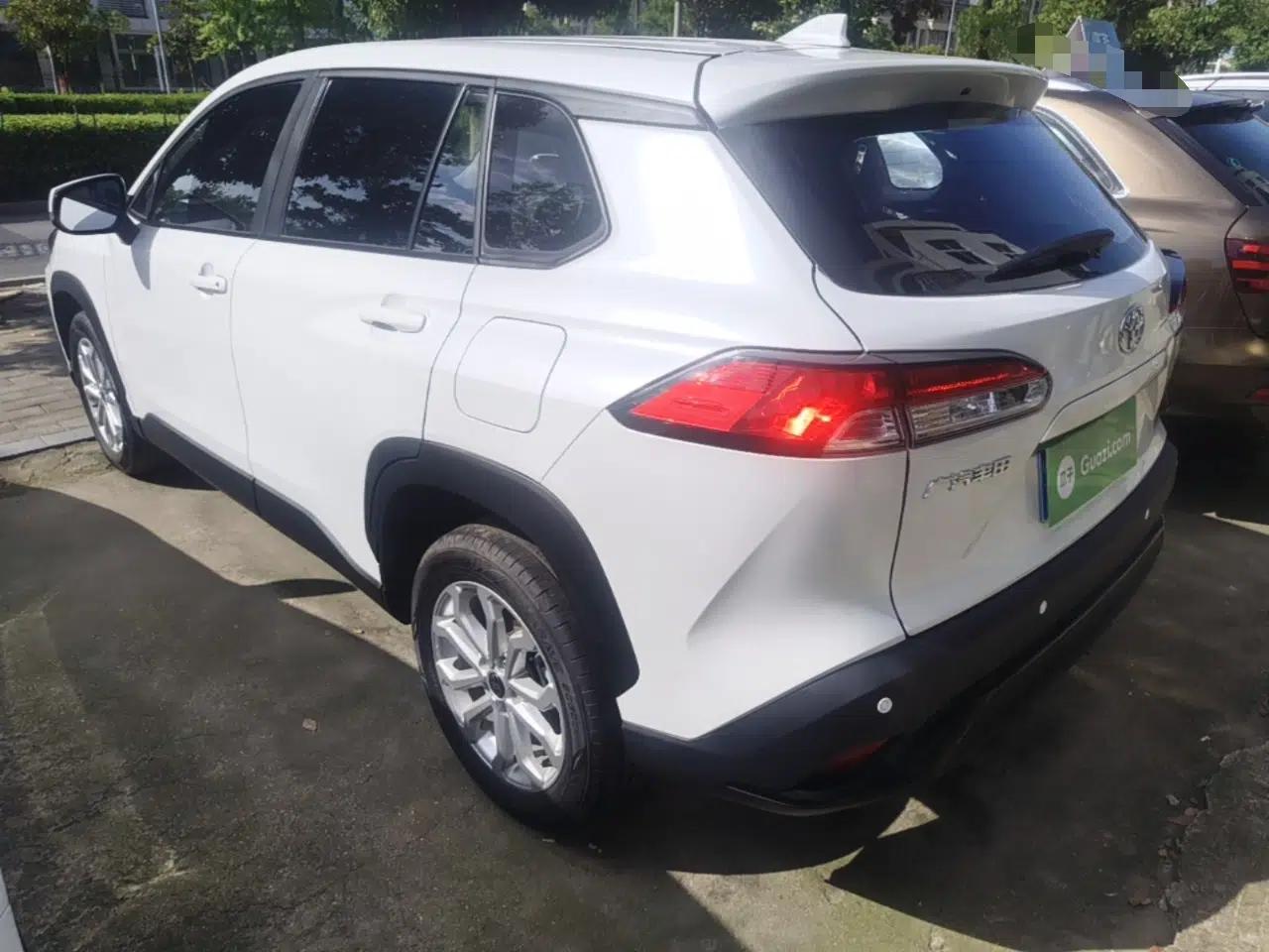Toyota FRONTLANDER 2024 2.0L CVT Elite Plus Edition — миниатюра 4