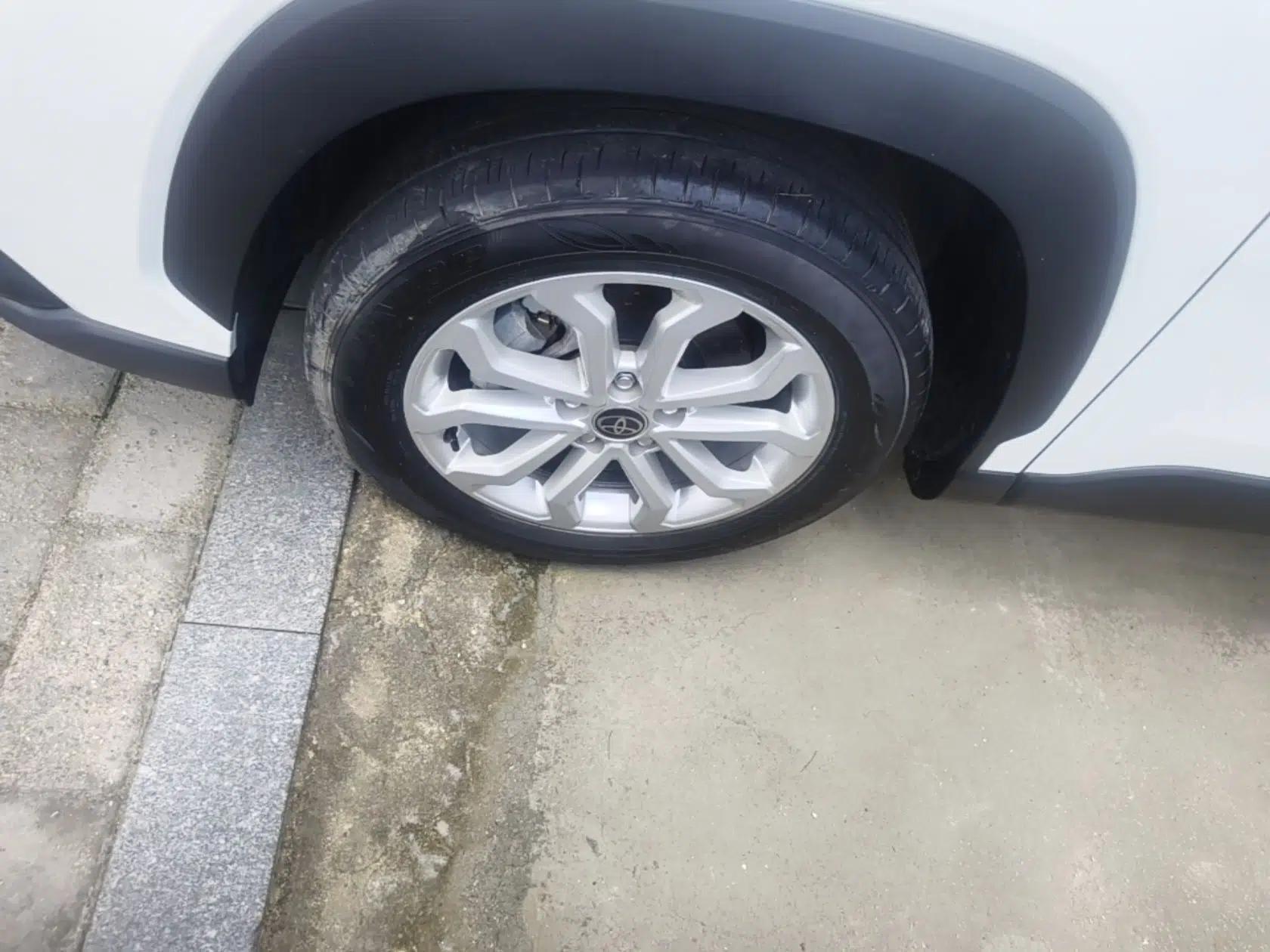 Toyota FRONTLANDER 2024 2.0L CVT Elite Plus Edition — миниатюра 10