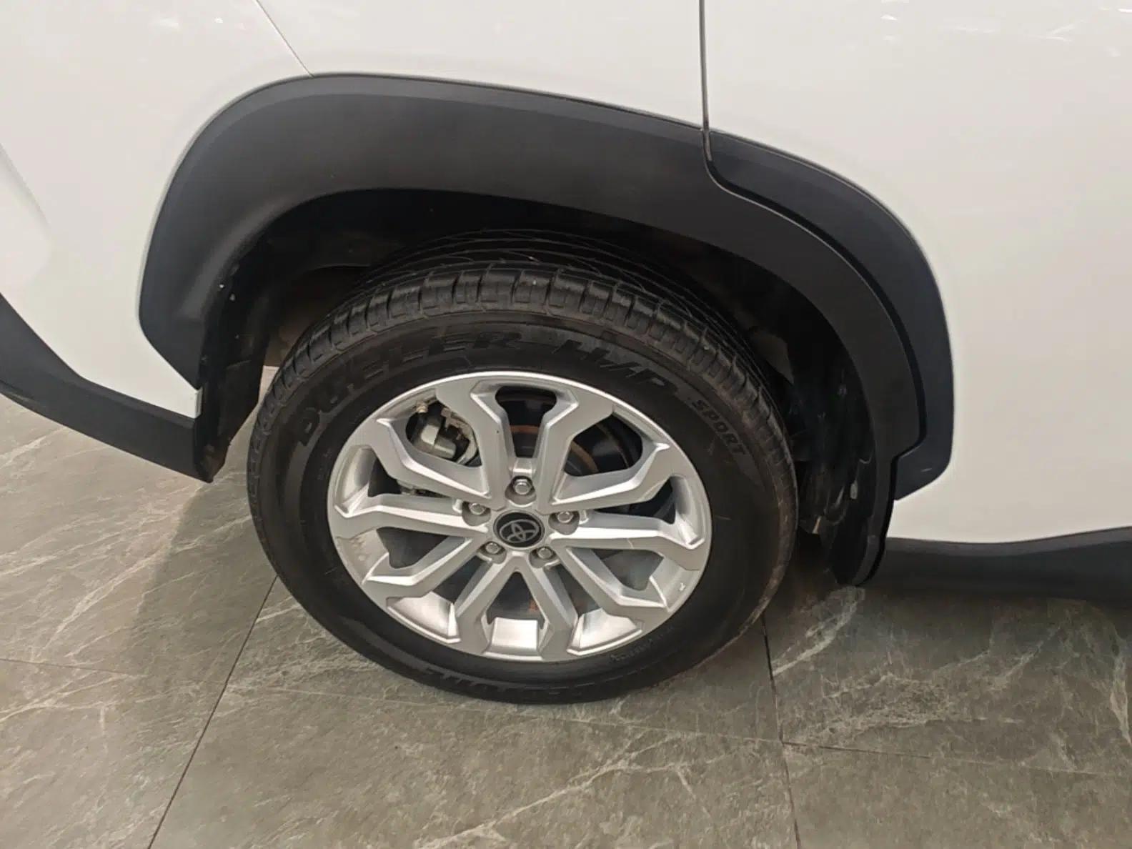 Toyota FRONTLANDER 2023 2.0L CVT Elite Edition — миниатюра 11