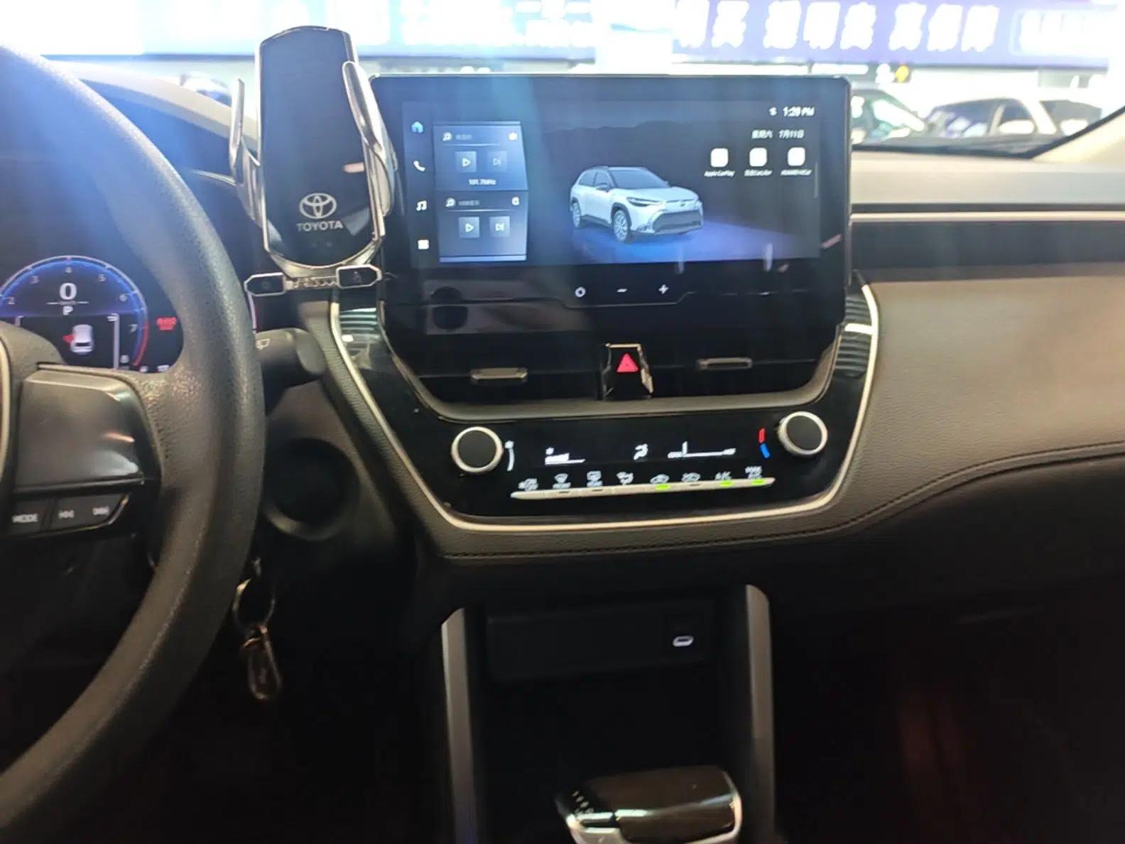Toyota FRONTLANDER 2023 2.0L CVT Elite Edition — миниатюра 15