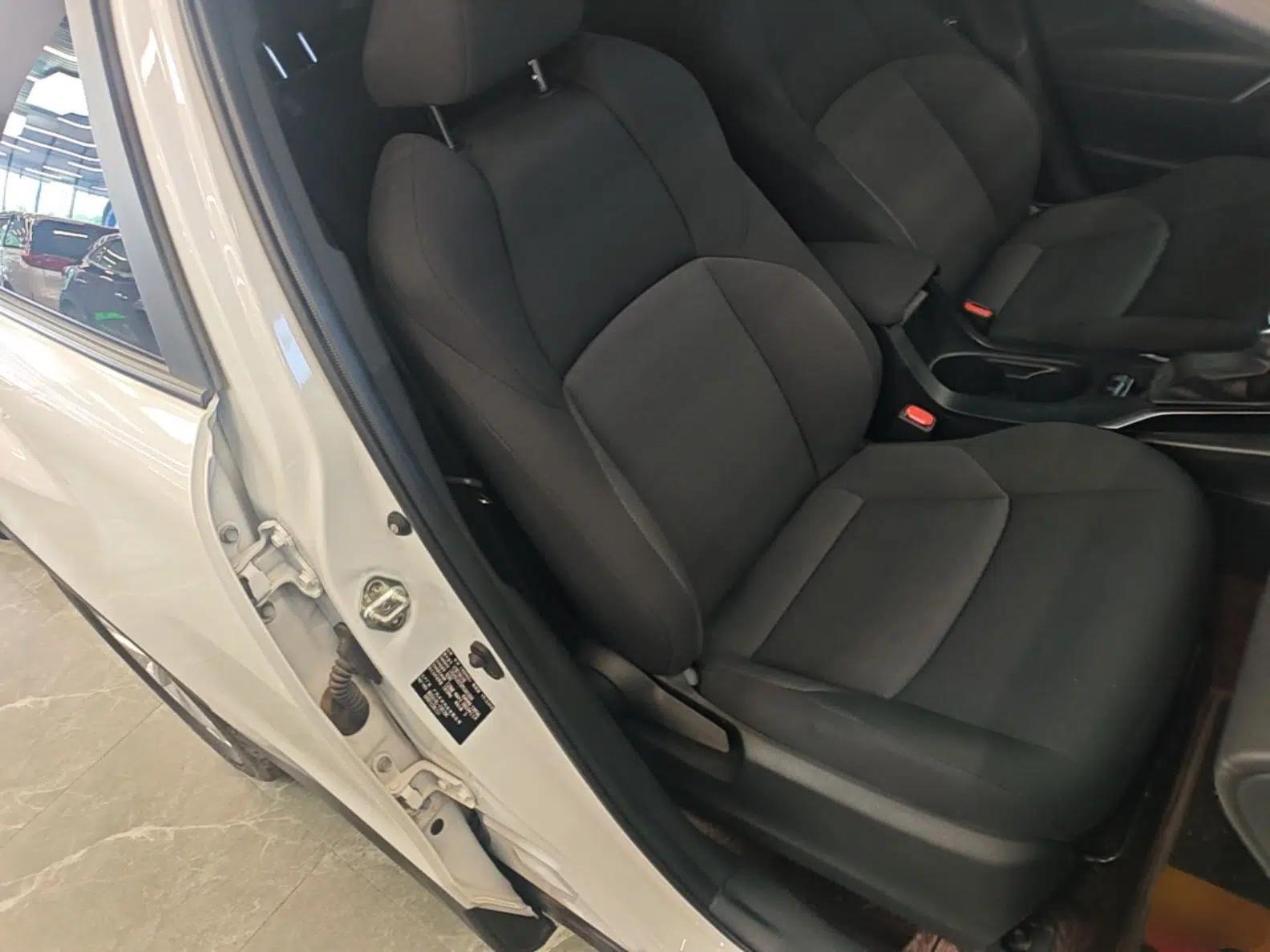 Toyota FRONTLANDER 2023 2.0L CVT Elite Edition — миниатюра 19