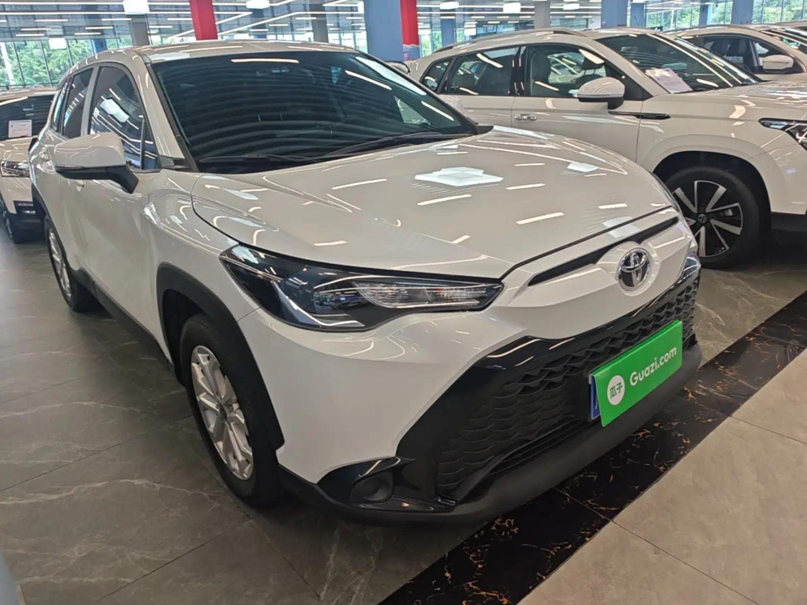 Toyota FRONTLANDER 2023 2.0L CVT Elite Edition — миниатюра 3