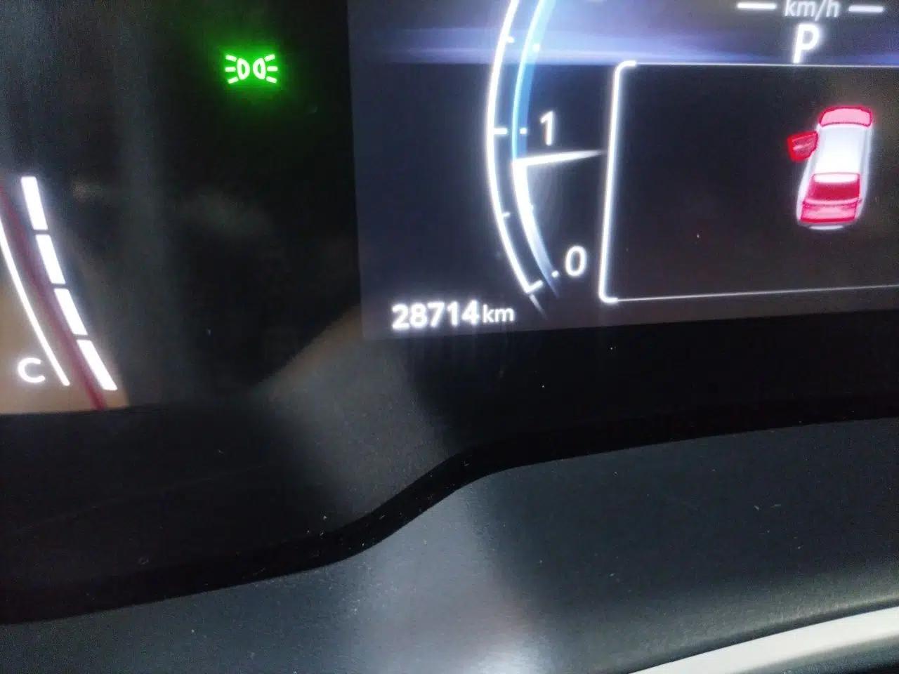 Toyota FRONTLANDER 2023 2.0L CVT Luxury Edition — миниатюра 12