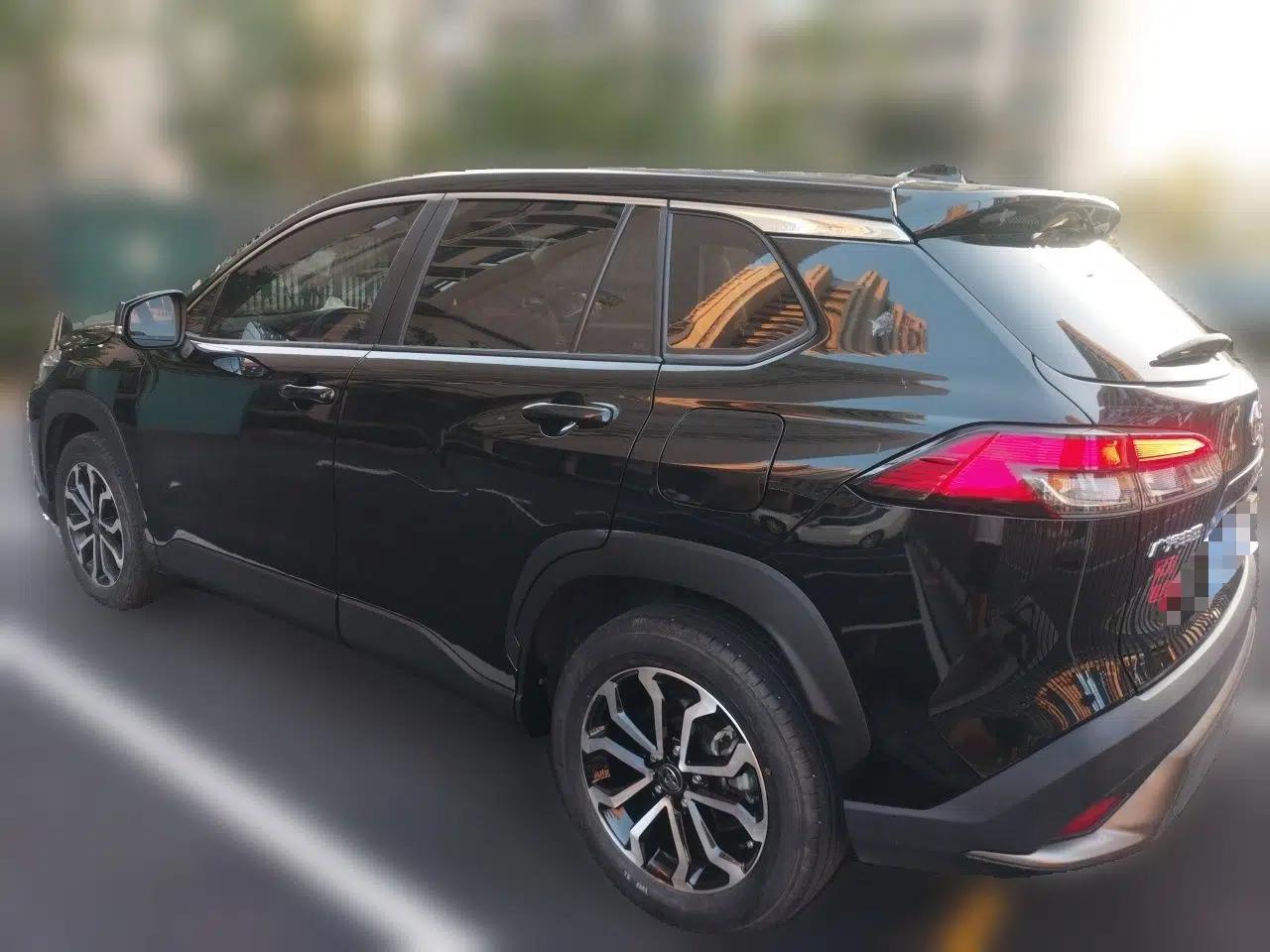 Toyota FRONTLANDER 2023 2.0L CVT Luxury Edition — миниатюра 4