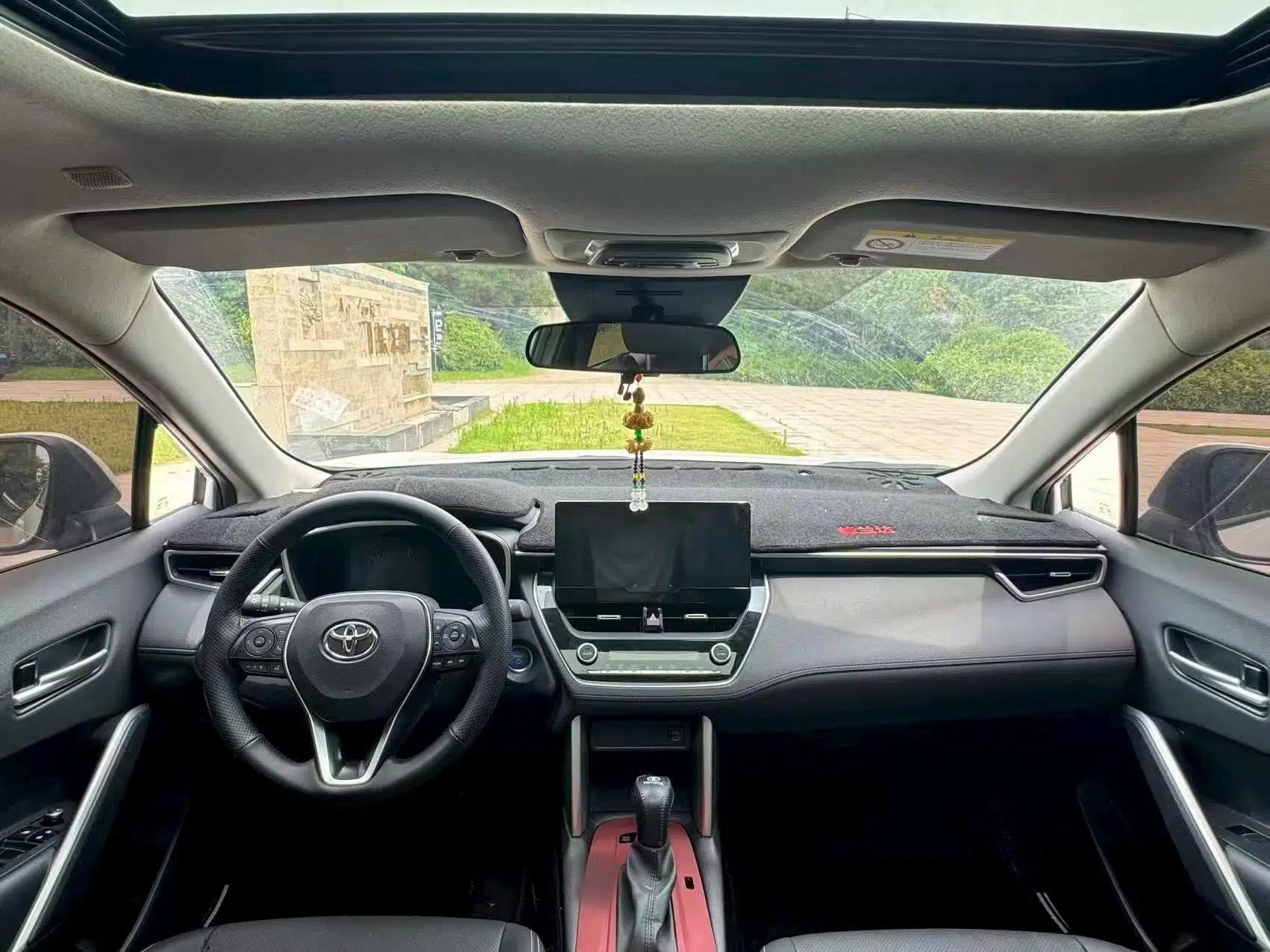 Toyota FRONTLANDER 2023 2.0L Smart Electric Hybrid Dual-Engine Luxury Edition — миниатюра 18
