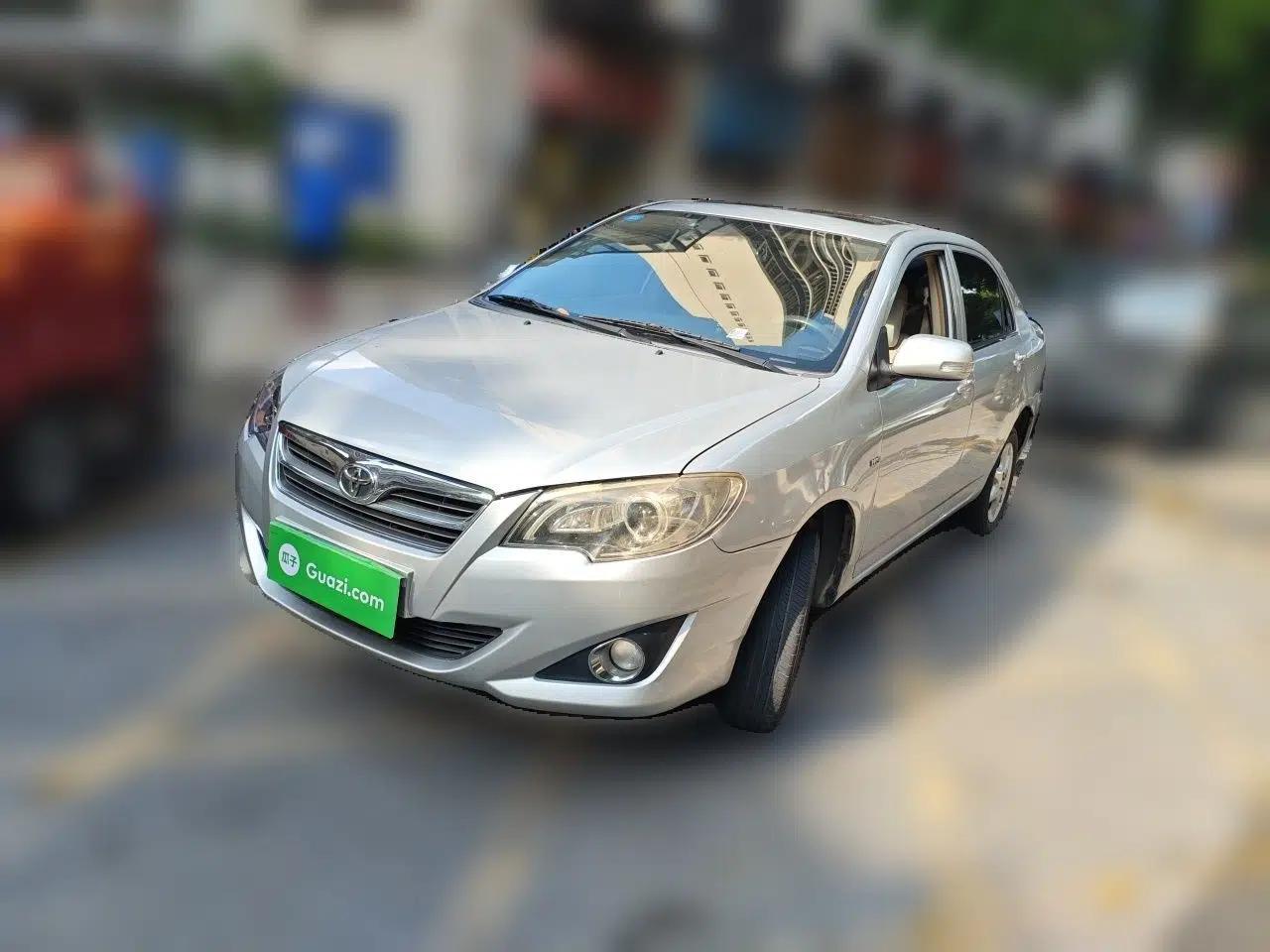 Toyota Corolla EX 2013 1.6L Automatic Luxury Edition — миниатюра 1