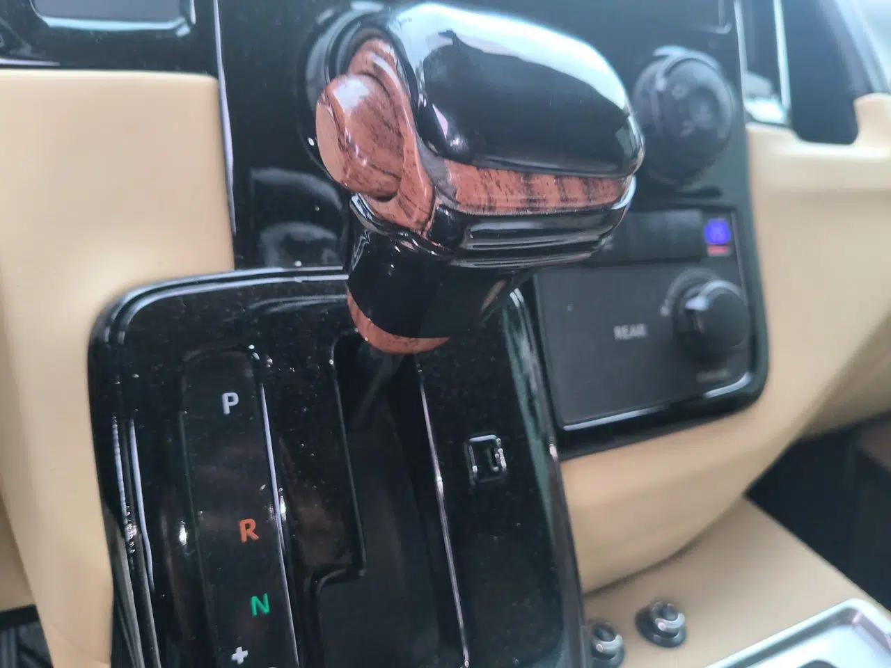 Toyota HIACE Toyota HiAce (Middle East Version) — миниатюра 14
