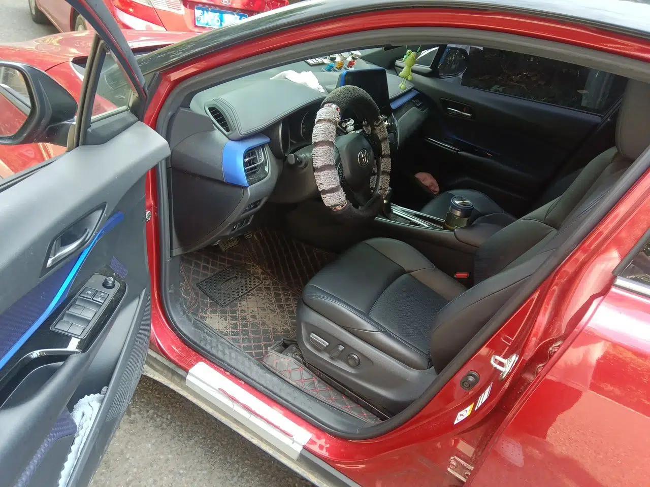 Toyota C-HR 2020 2.0L Leading Edition — миниатюра 16