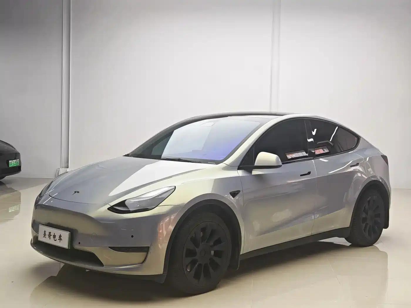 Model Y 2022 Long Range All-Wheel Drive — миниатюра 1