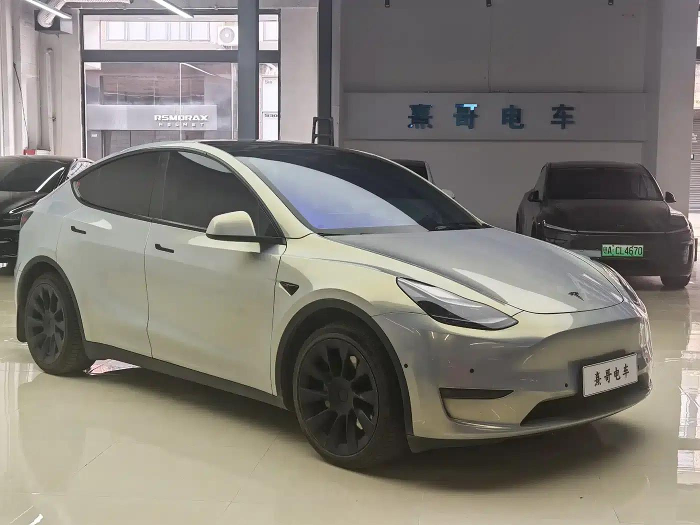 Model Y 2022 Long Range All-Wheel Drive — миниатюра 3