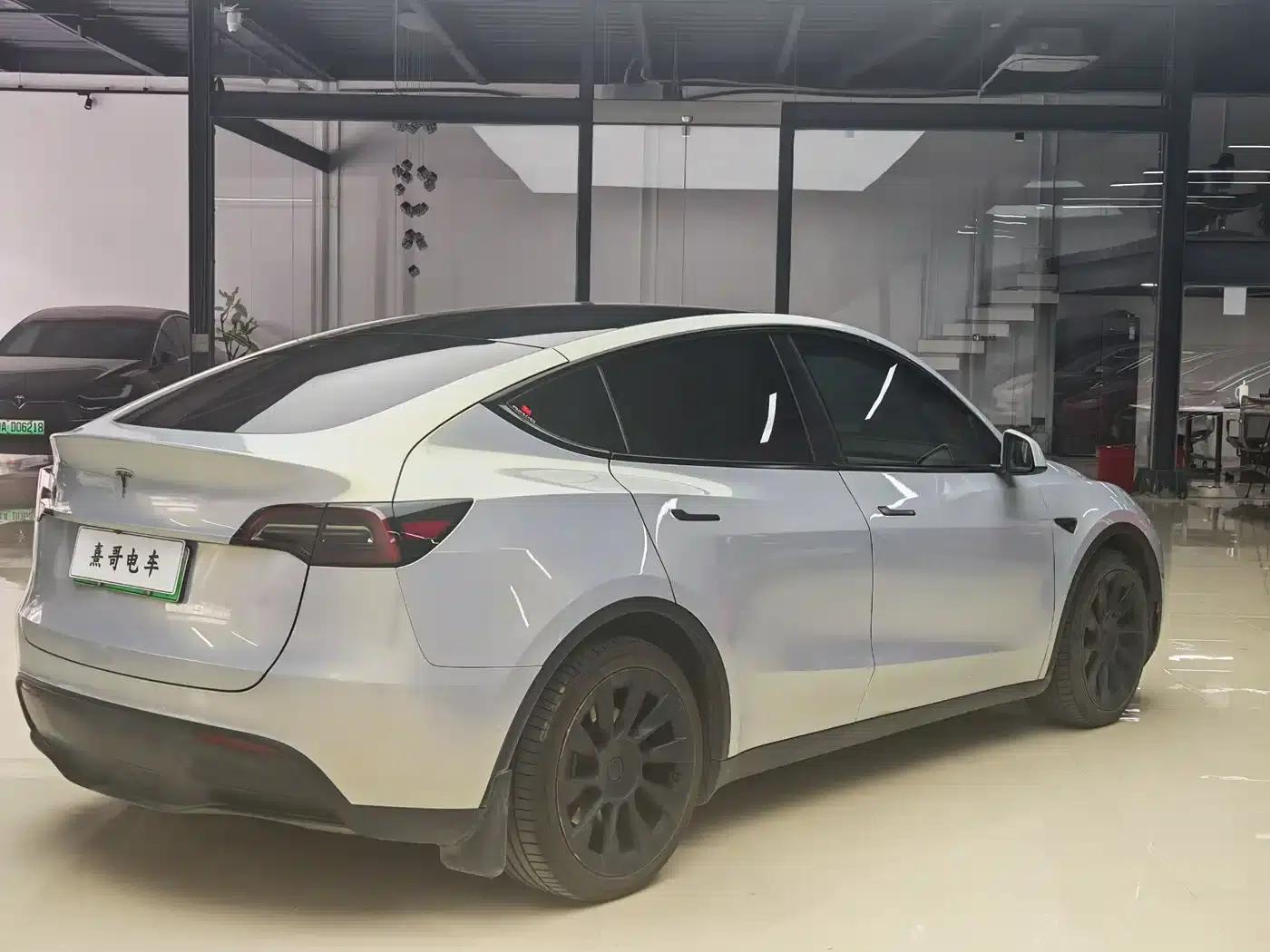 Model Y 2022 Long Range All-Wheel Drive — миниатюра 5