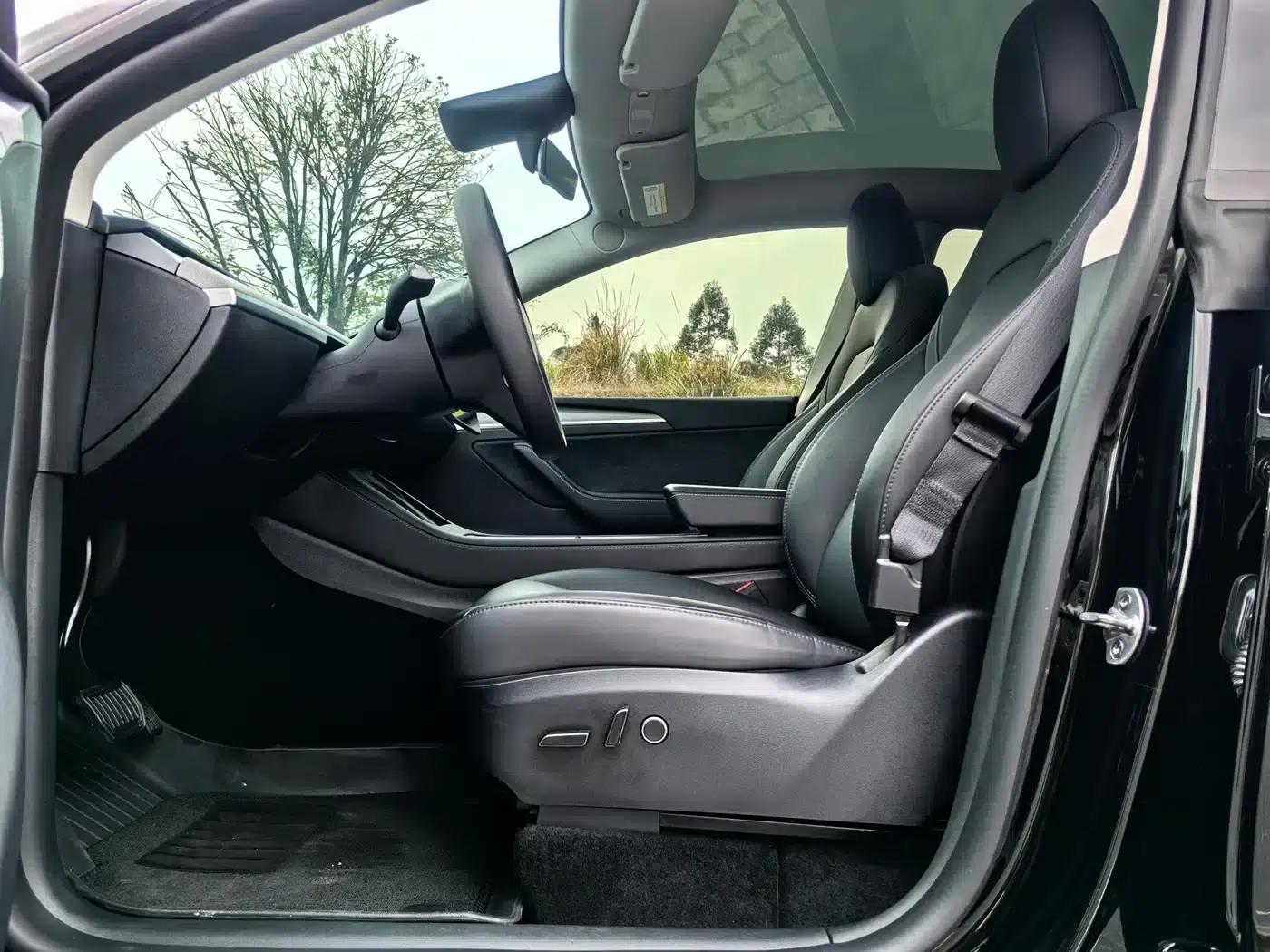 Model Y 2023 Rear-Wheel Drive — миниатюра 7
