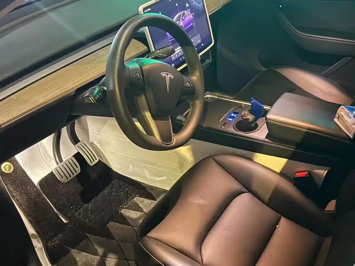 Model Y 2022 Facelift Long Range All-Wheel Drive Version — миниатюра 3