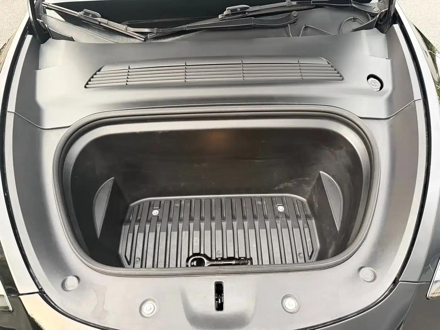 Model Y 2021 Standard Range Rear-Wheel Drive — миниатюра 10