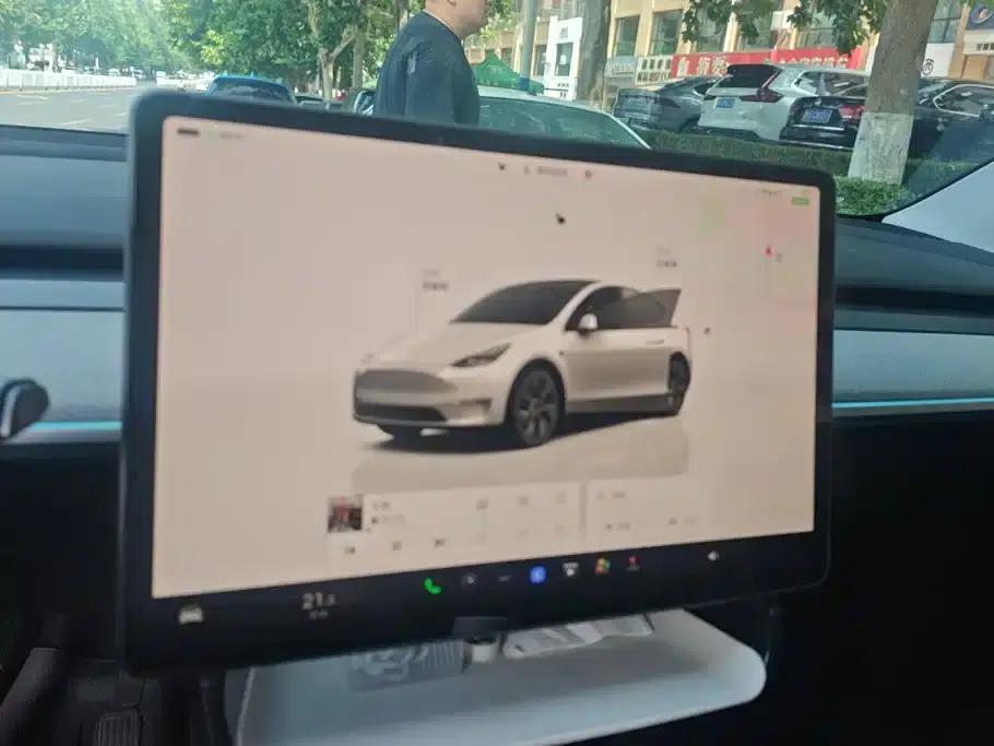 Model Y 2023 Rear-Wheel Drive — миниатюра 13