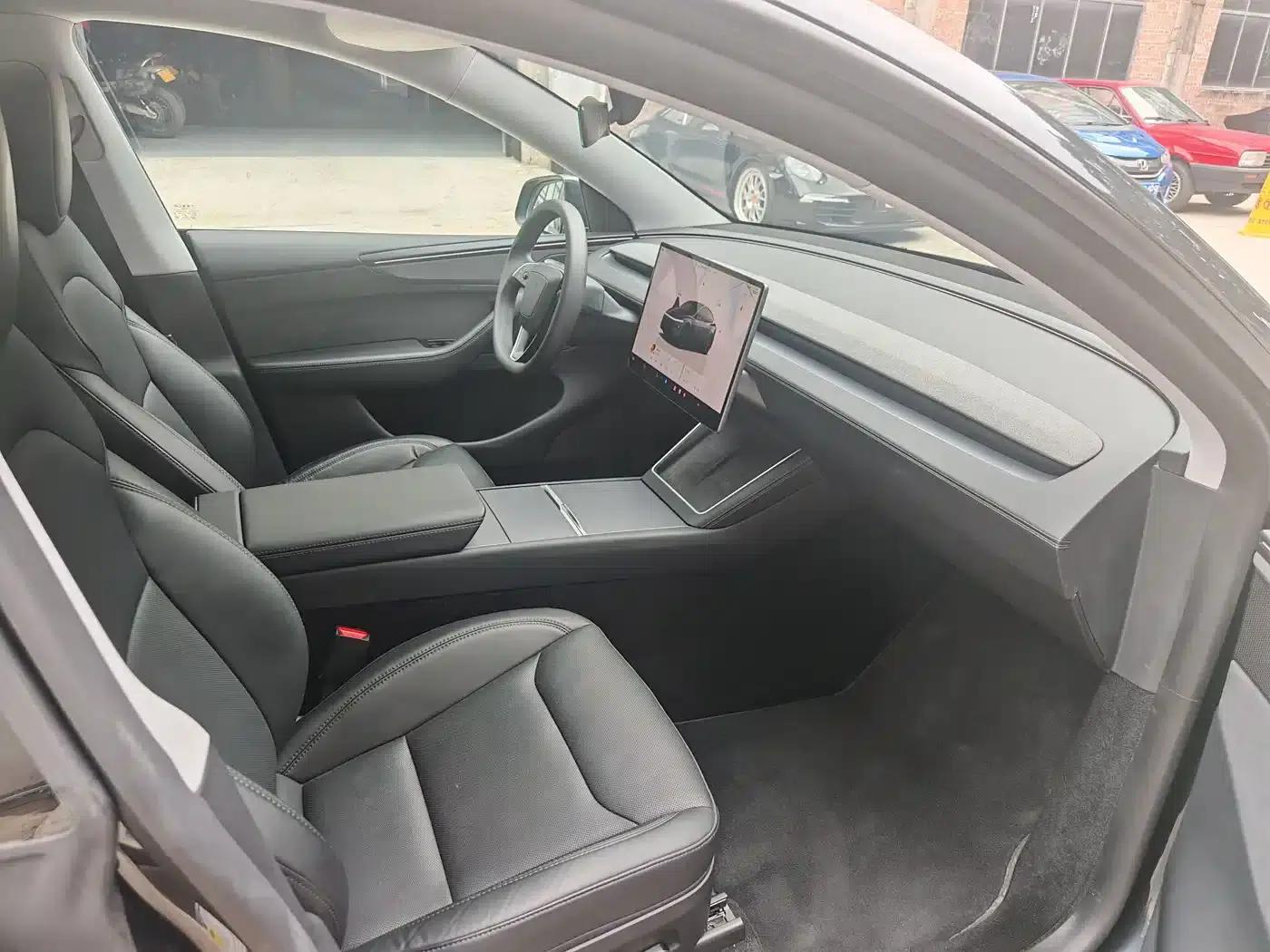 Model Y 2025 Long Range All-Wheel Drive — миниатюра 15