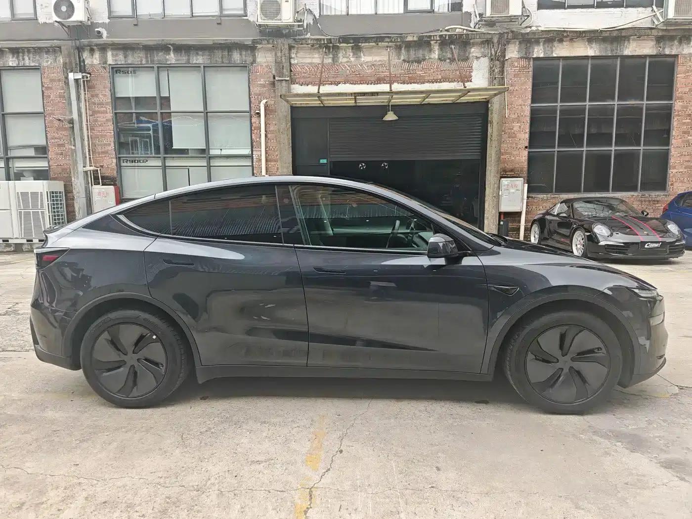 Model Y 2025 Long Range All-Wheel Drive — миниатюра 4