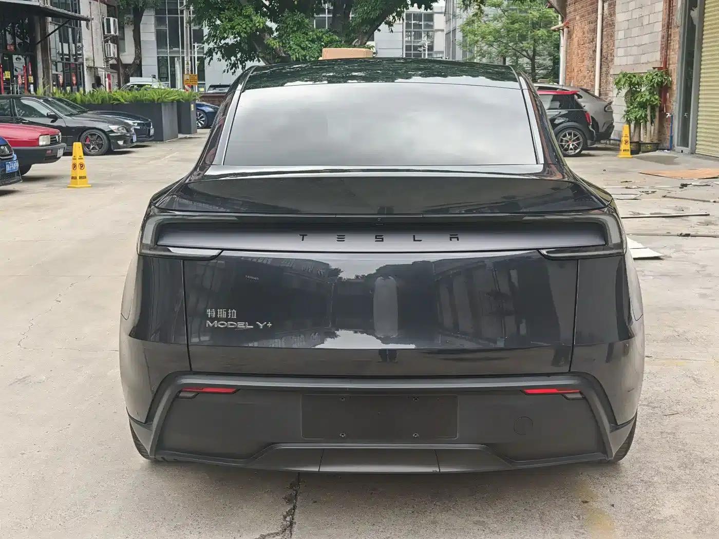 Model Y 2025 Long Range All-Wheel Drive — миниатюра 6