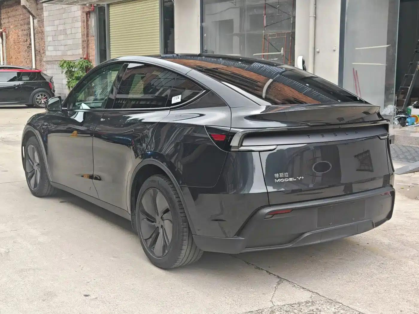 Model Y 2025 Long Range All-Wheel Drive — миниатюра 7