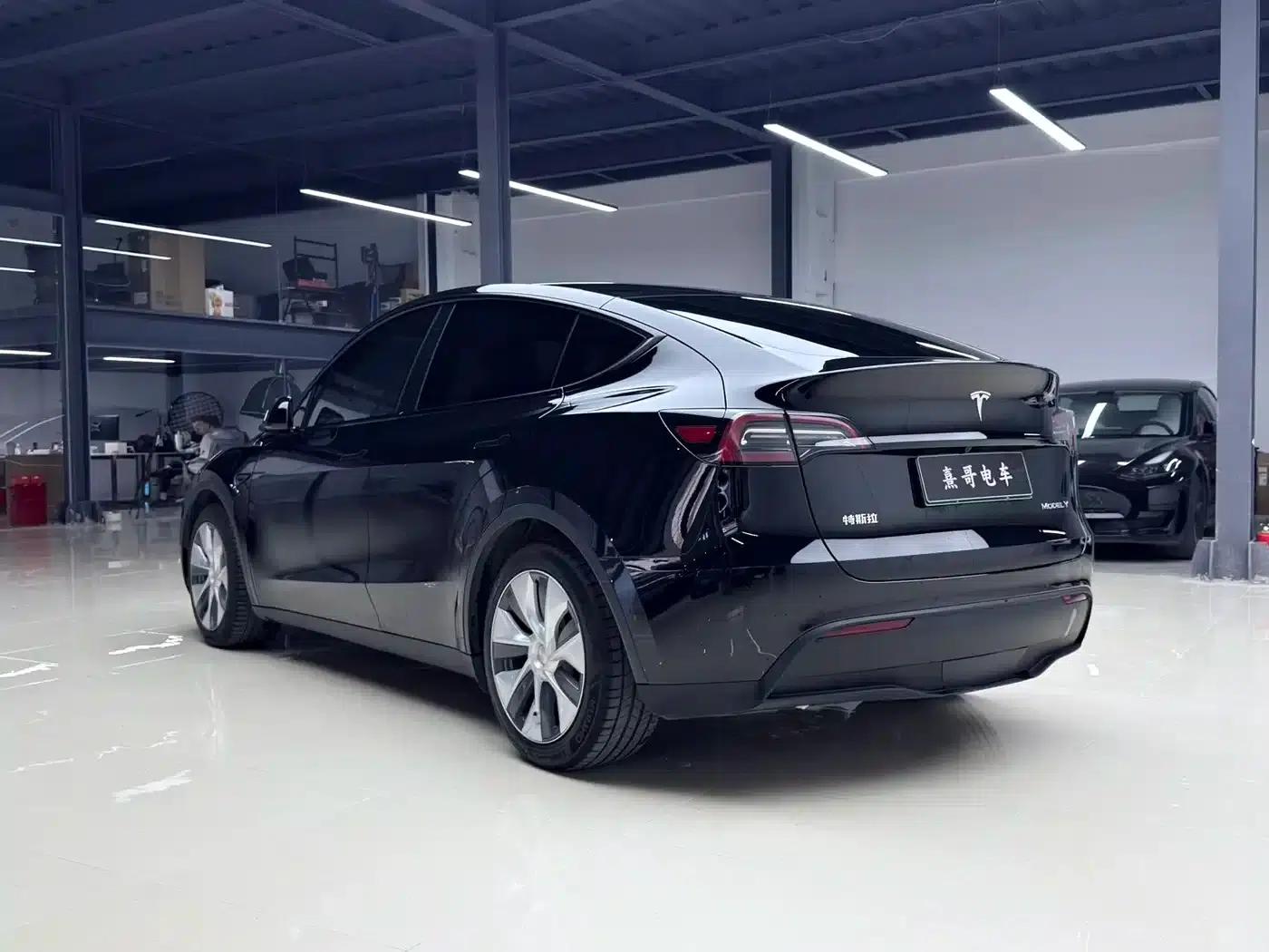 Model Y 2022 Rear-Wheel Drive — миниатюра 3