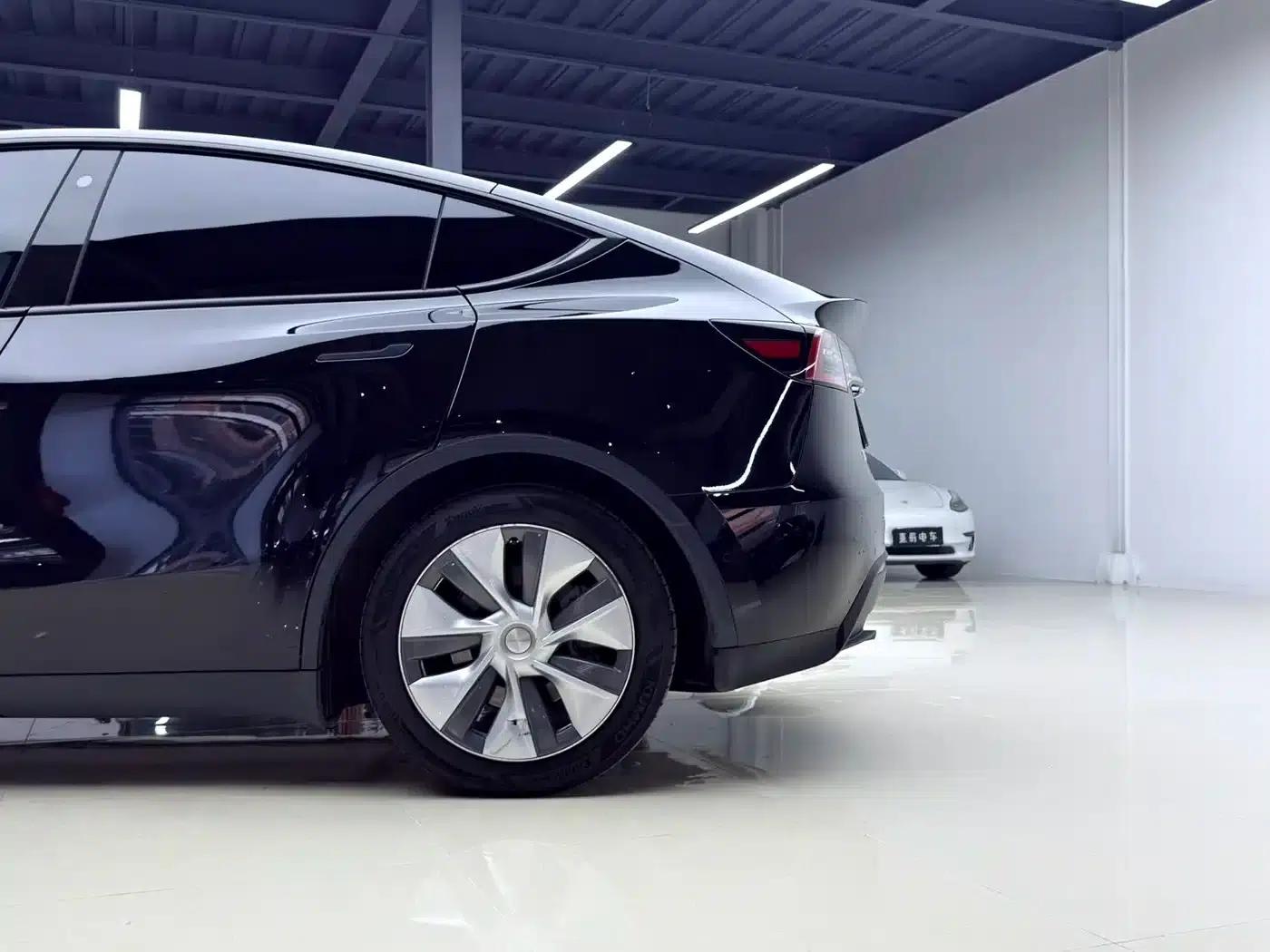 Model Y 2022 Rear-Wheel Drive — миниатюра 10