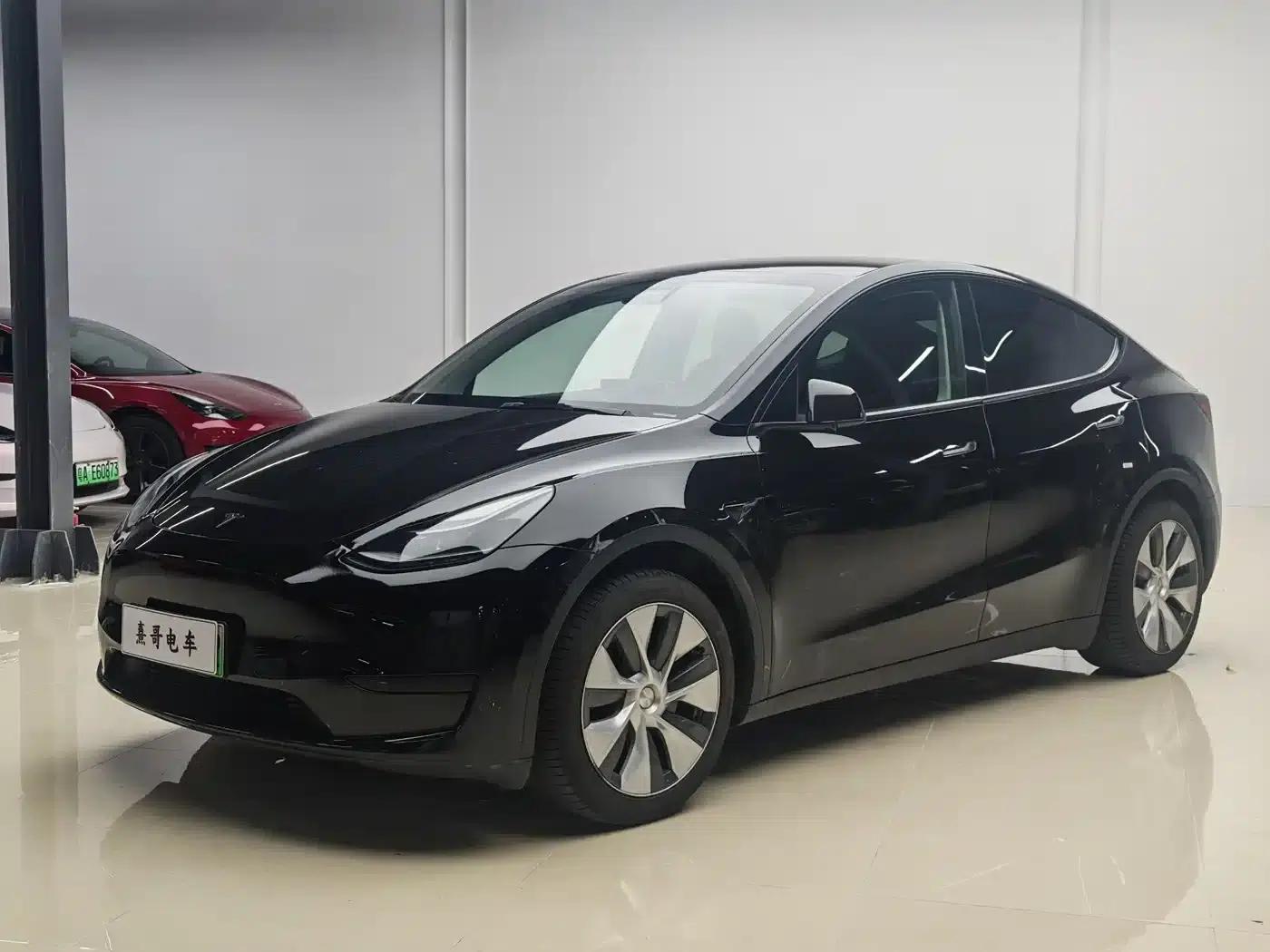 Model Y 2022 Rear-Wheel Drive — миниатюра 1