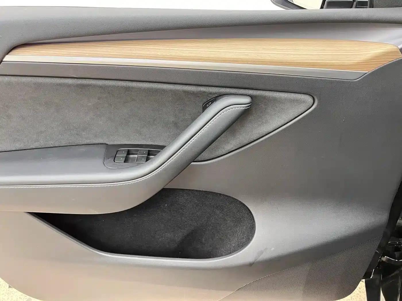 Model Y 2022 Performance All-Wheel Drive — миниатюра 13