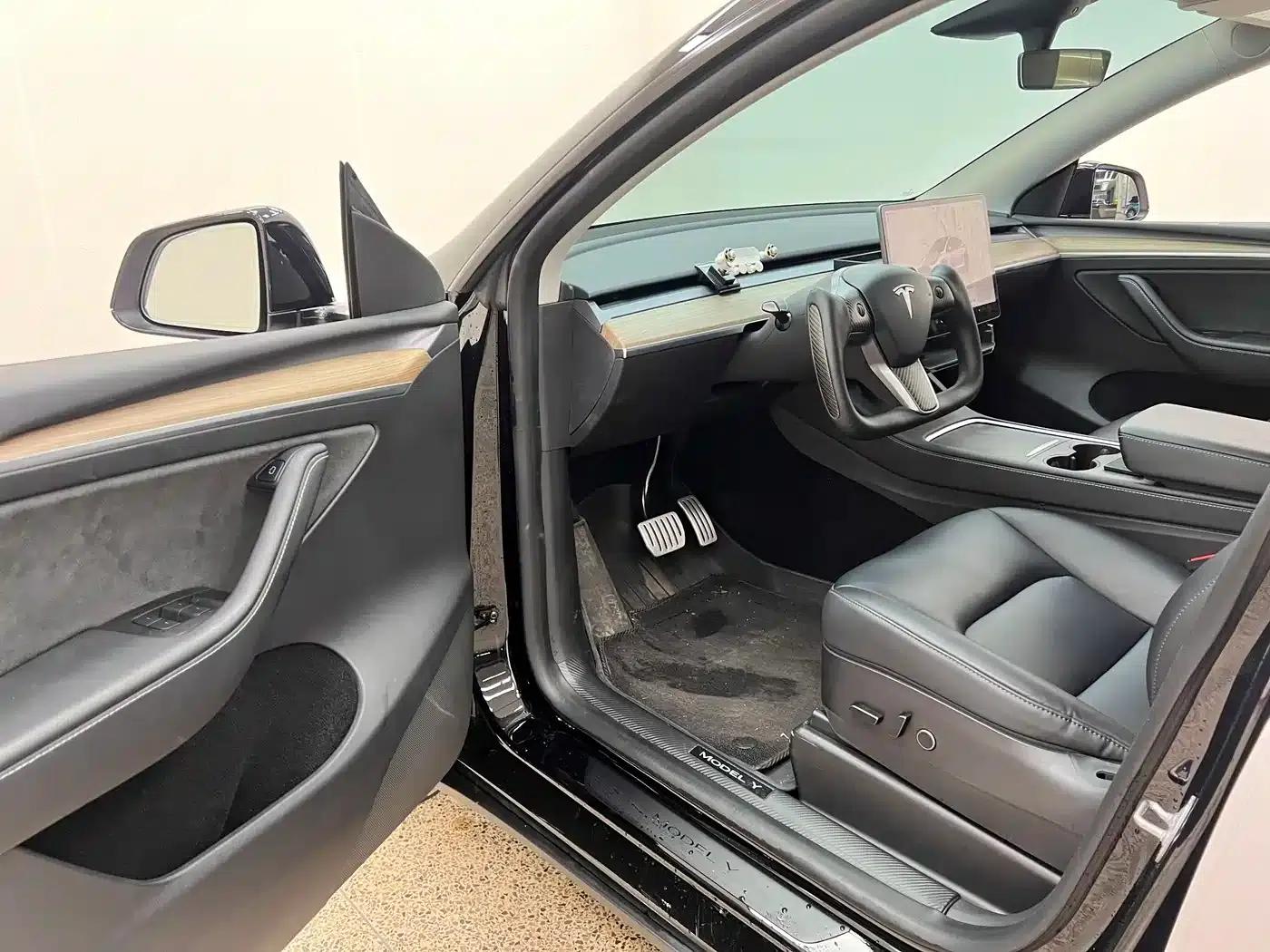 Model Y 2022 Performance All-Wheel Drive — миниатюра 14