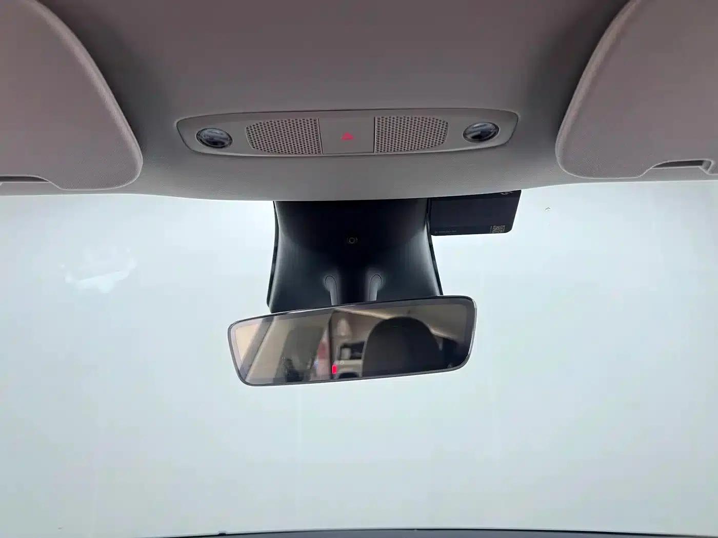 Model Y 2022 Performance All-Wheel Drive — миниатюра 24
