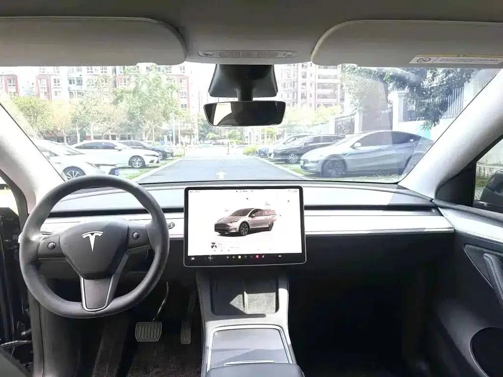 Model Y 2023 Rear-Wheel Drive — миниатюра 6