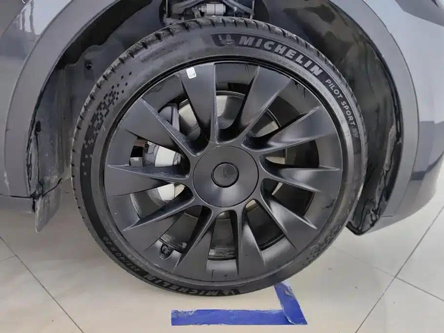 Model Y 2024 Rear-Wheel Drive — миниатюра 6