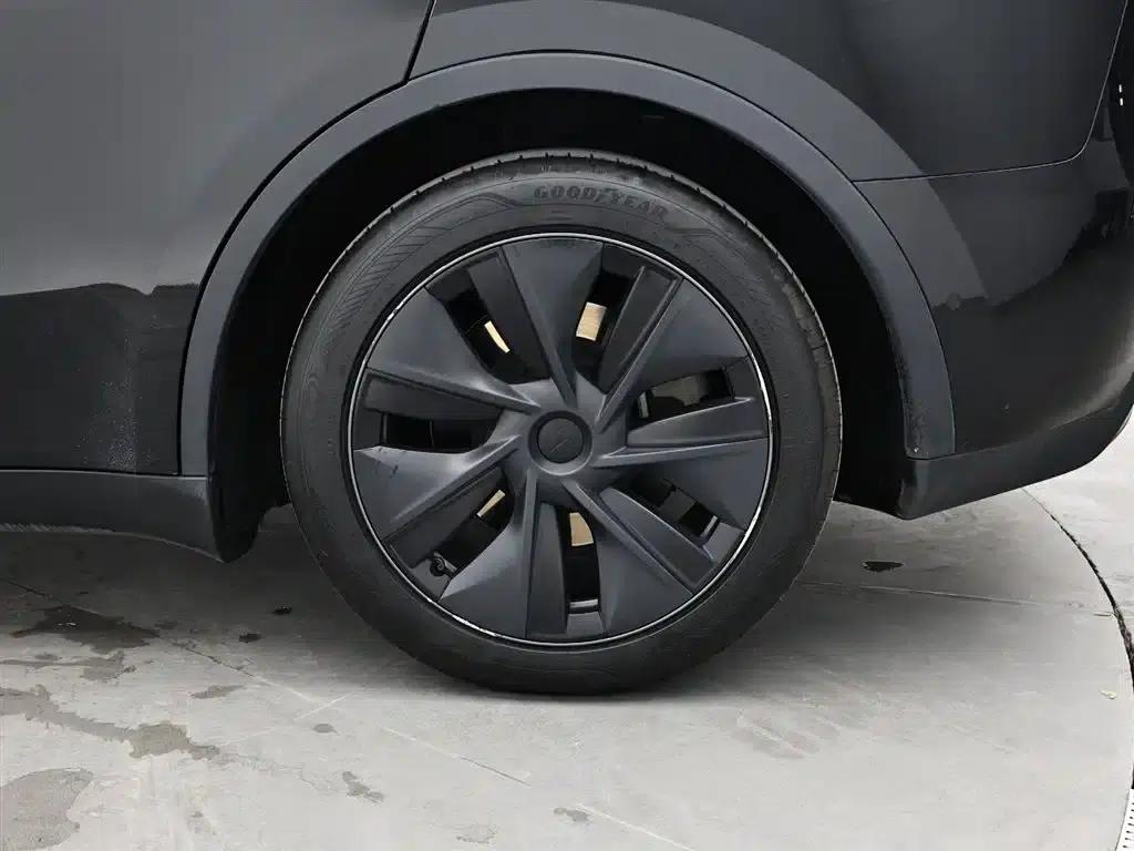 Model Y 2023 Rear-Wheel Drive — миниатюра 13