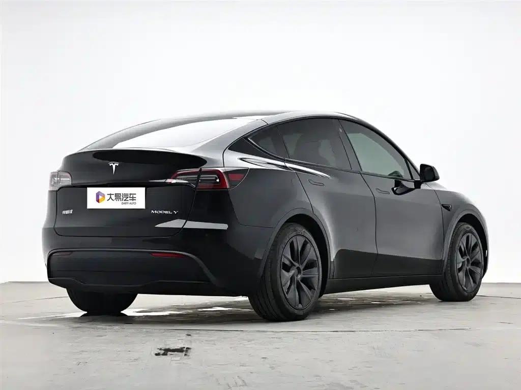 Model Y 2023 Rear-Wheel Drive — миниатюра 3