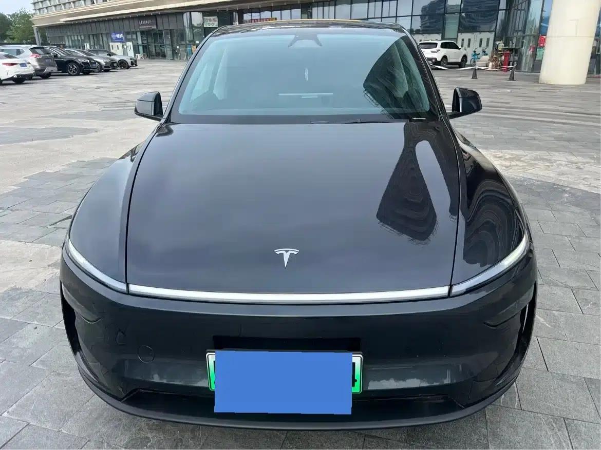 Model Y 2025 Long Range All-Wheel Drive First Edition — миниатюра 2