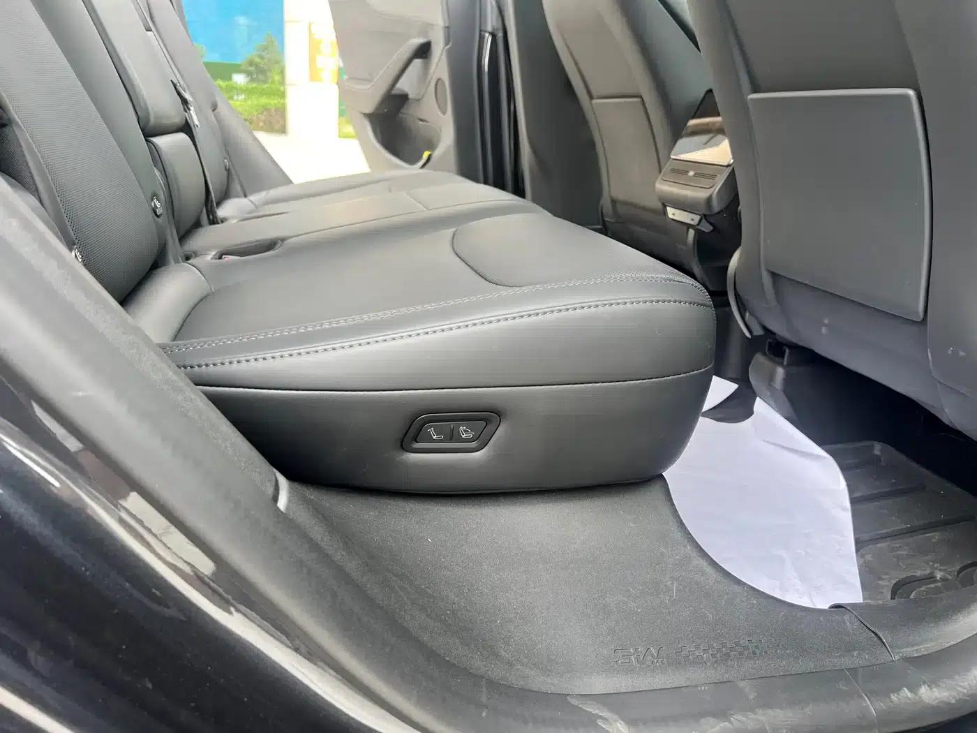 Model Y 2025 Long Range All-Wheel Drive First Edition — миниатюра 14