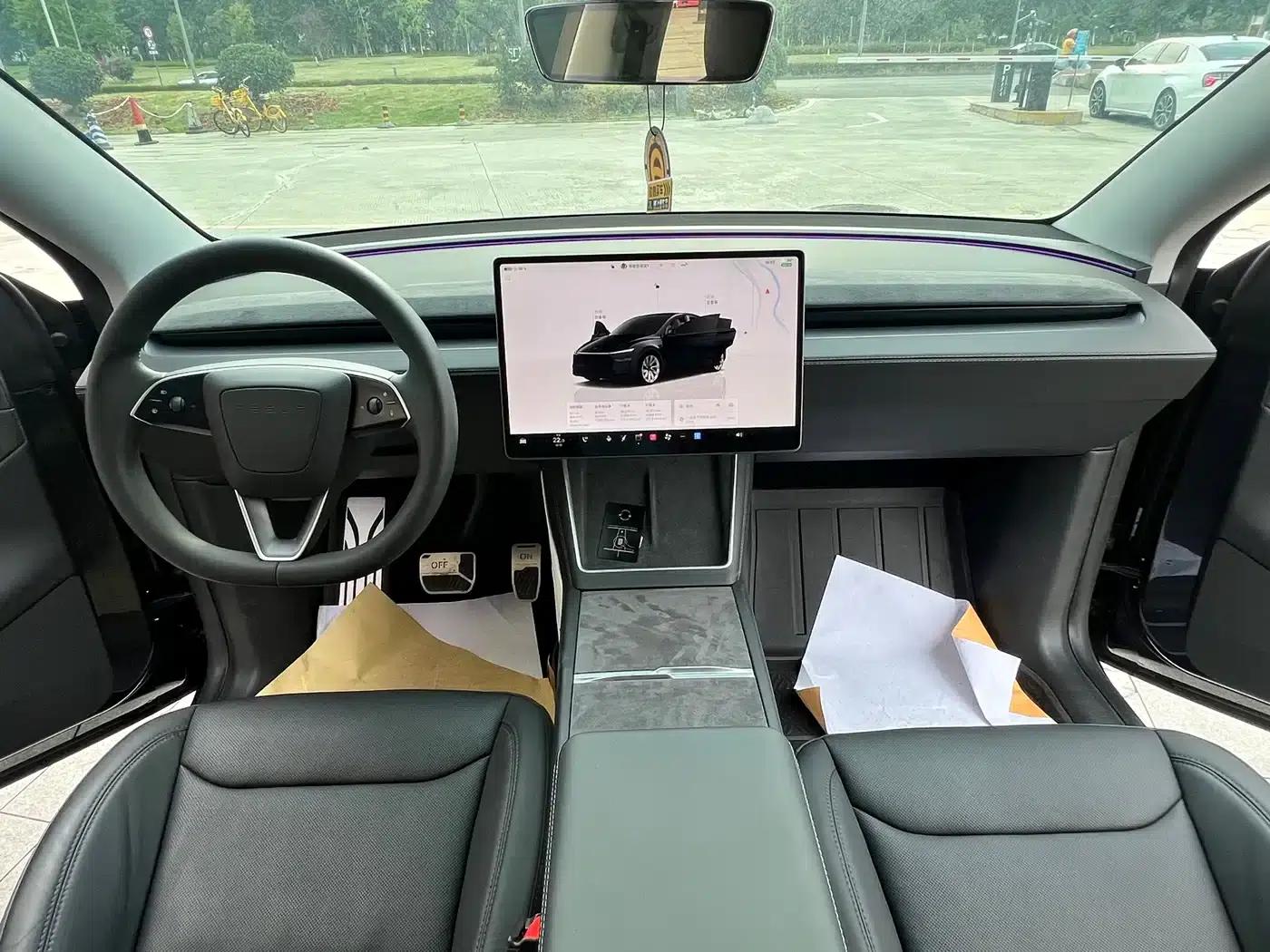 Model Y 2025 Long Range All-Wheel Drive First Edition — миниатюра 16