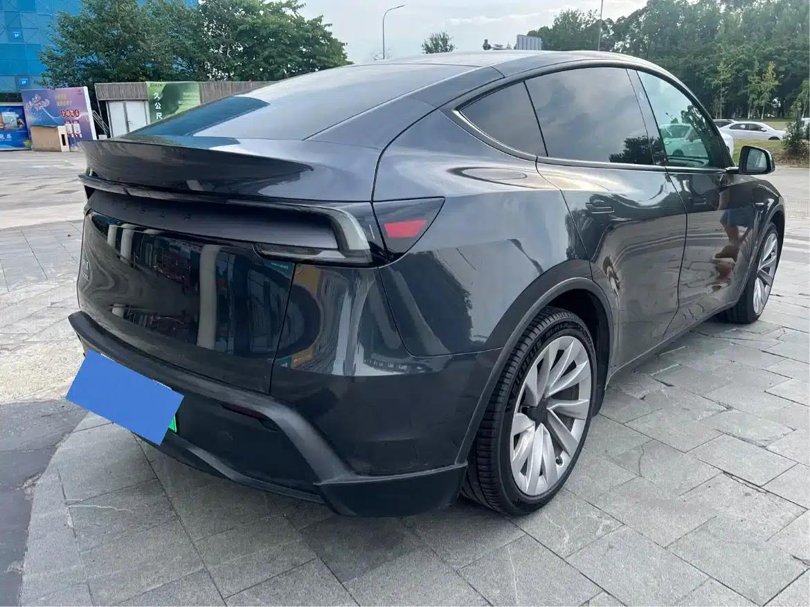 Model Y 2025 Long Range All-Wheel Drive First Edition — миниатюра 4