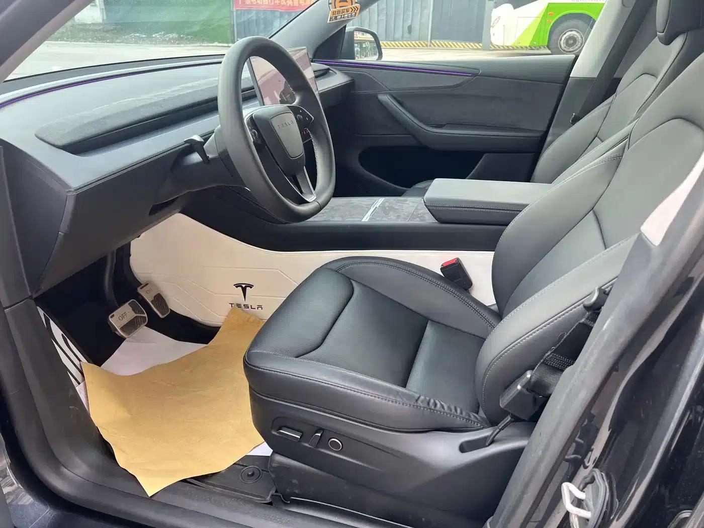 Model Y 2025 Long Range All-Wheel Drive First Edition — миниатюра 7