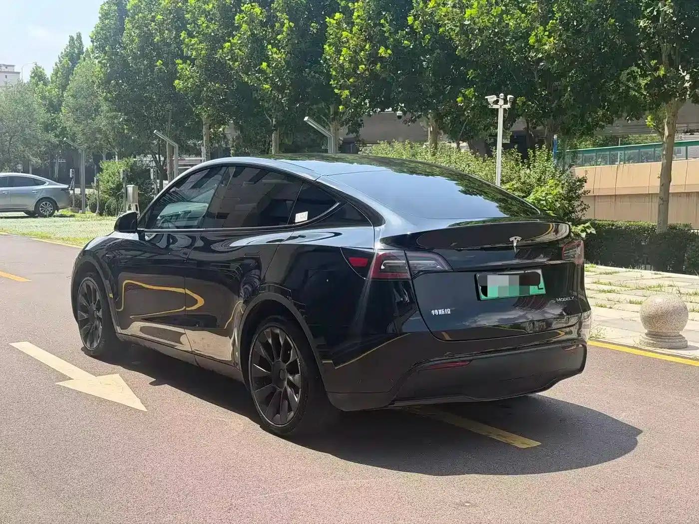 Model Y 2023 Rear-Wheel Drive — миниатюра 6