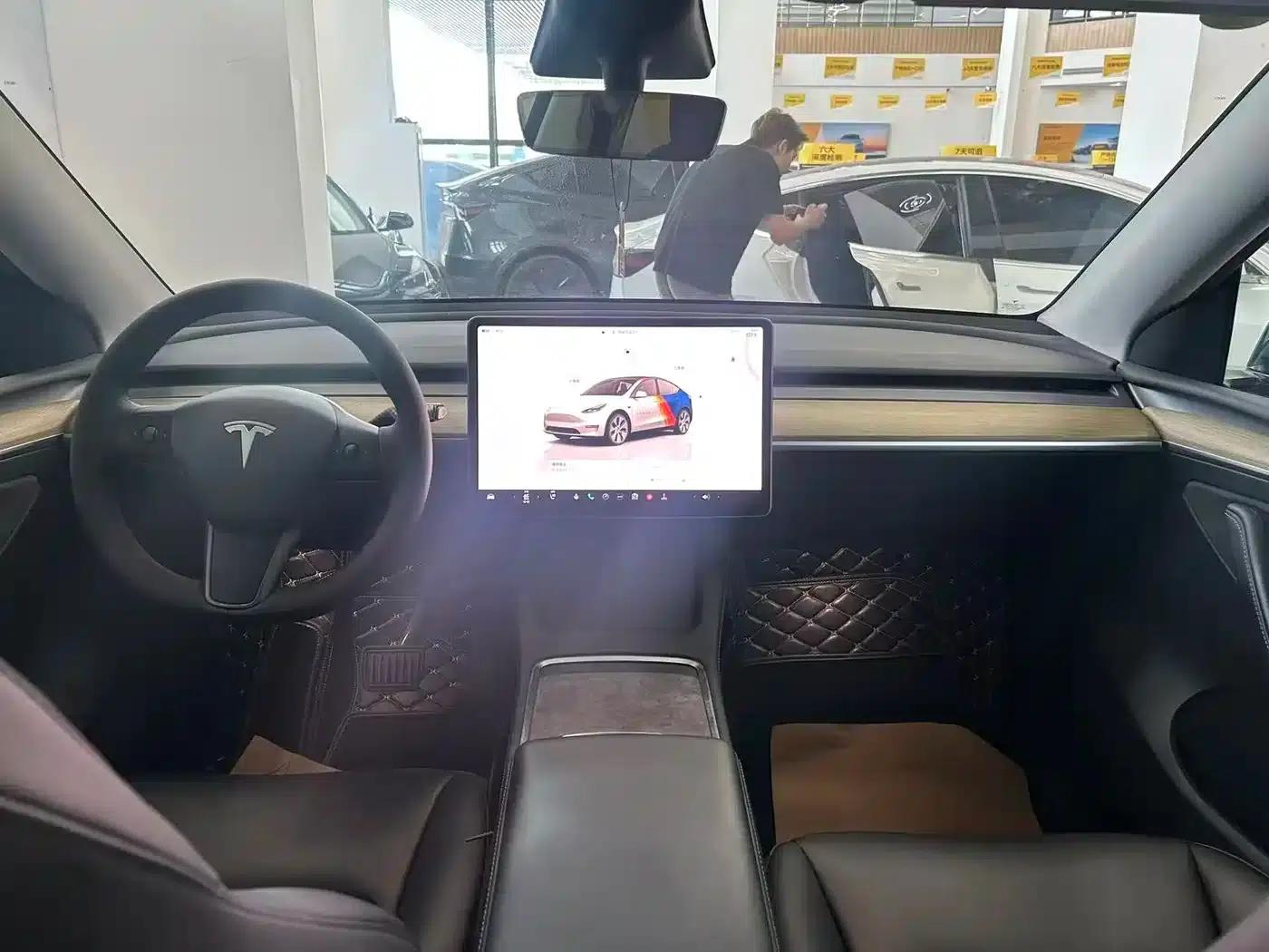 Model Y 2022 Rear-Wheel Drive — миниатюра 14